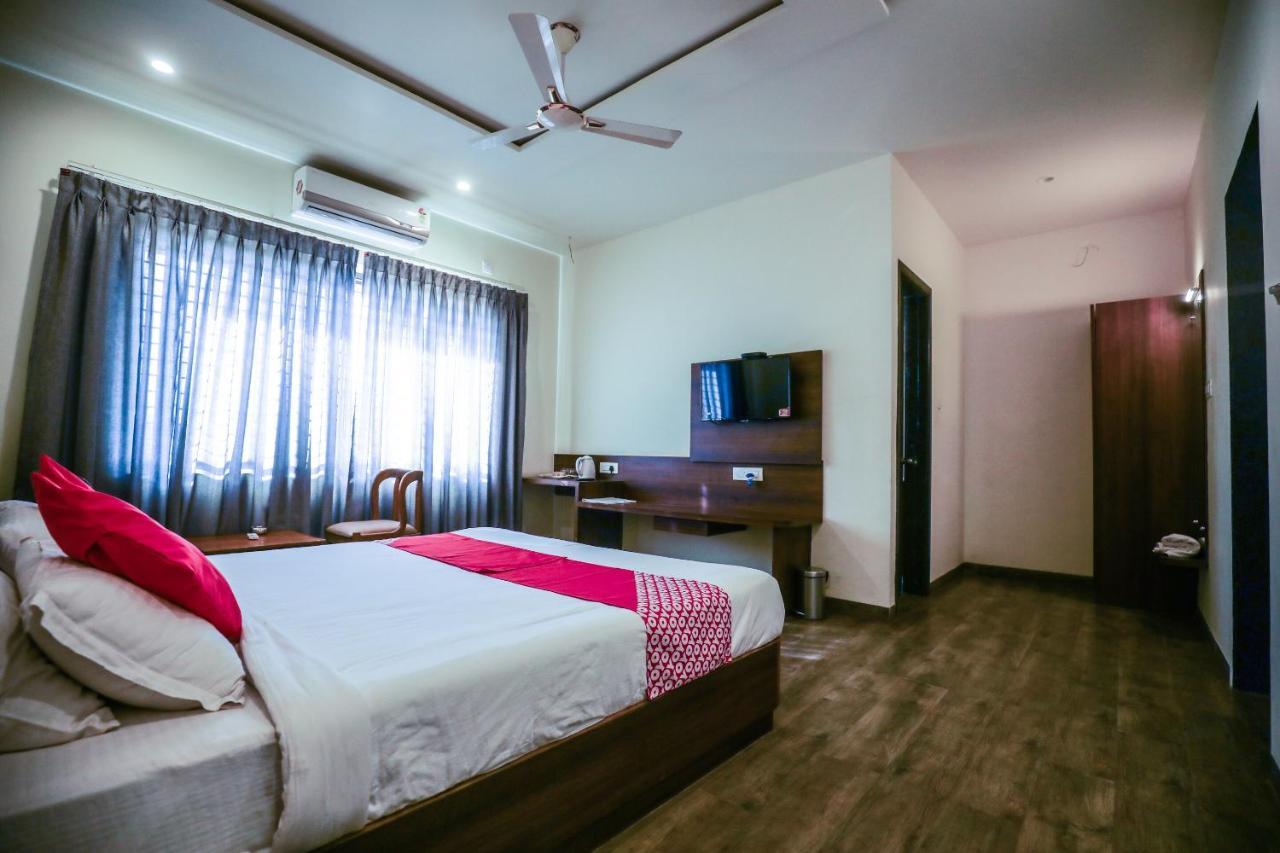 Hotel The Cult 胡布利 外观 照片